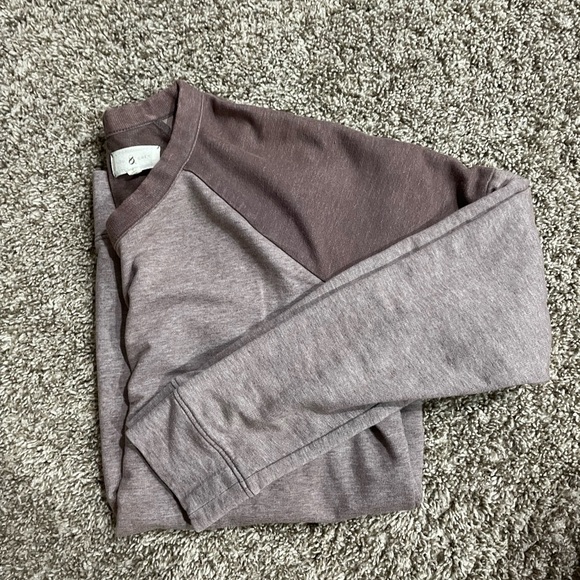 Sweatshirt - Picture 6 of 6